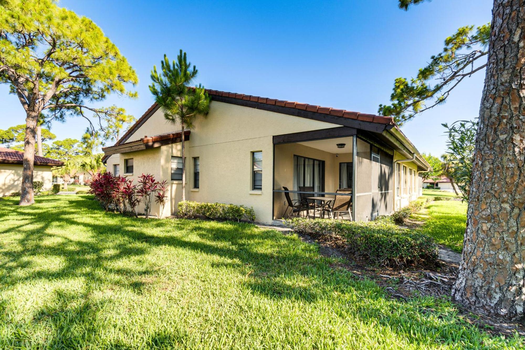 With Pool Access About 4 Mi To Beach! Sarasota