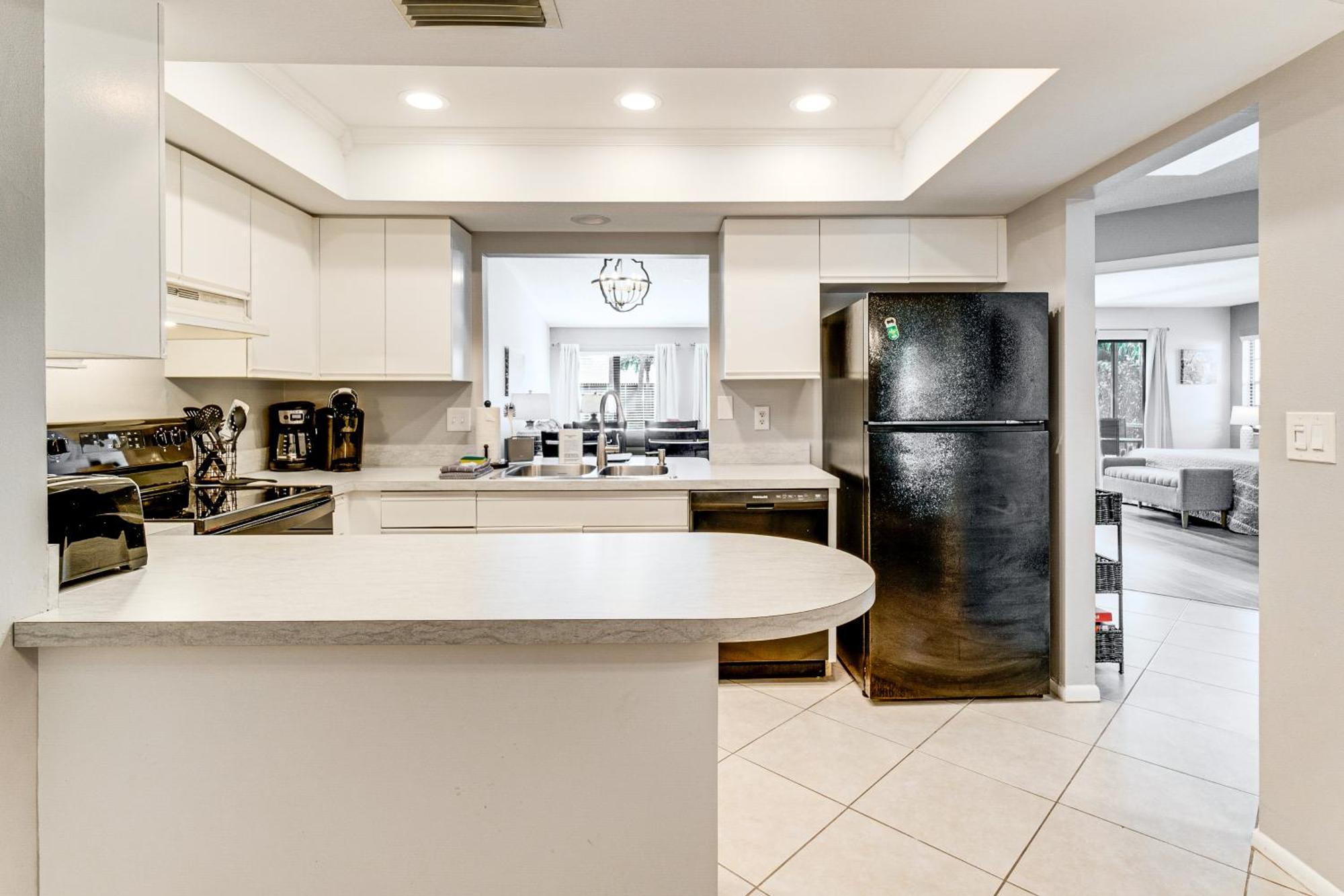 With Pool Access About 4 Mi To Beach! Villa Sarasota