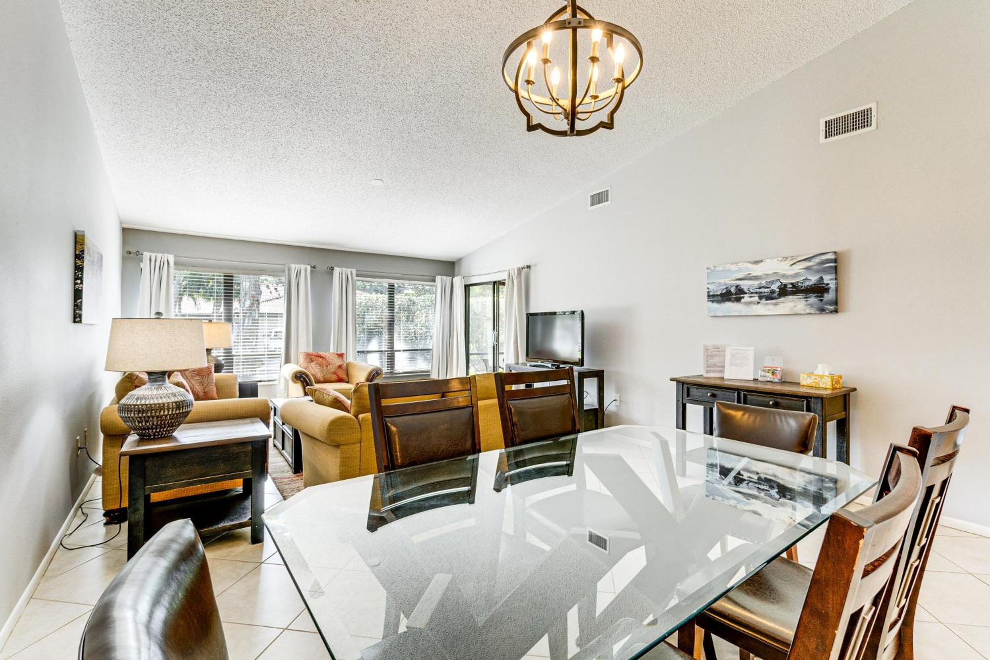 With Pool Access About 4 Mi To Beach! Sarasota