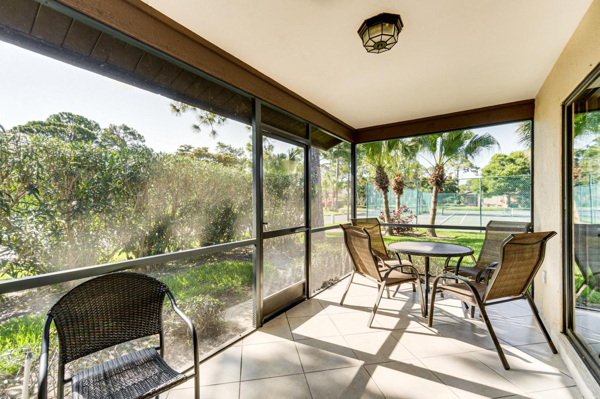 With Pool Access About 4 Mi To Beach! Villa *