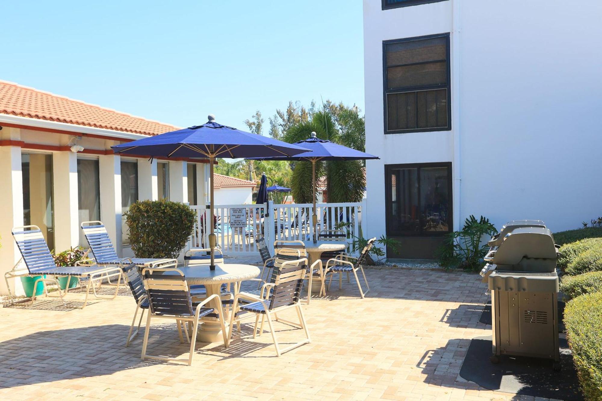 Holiday home Updated With Pool, Walk To Crescent & Restaurants! Sarasota