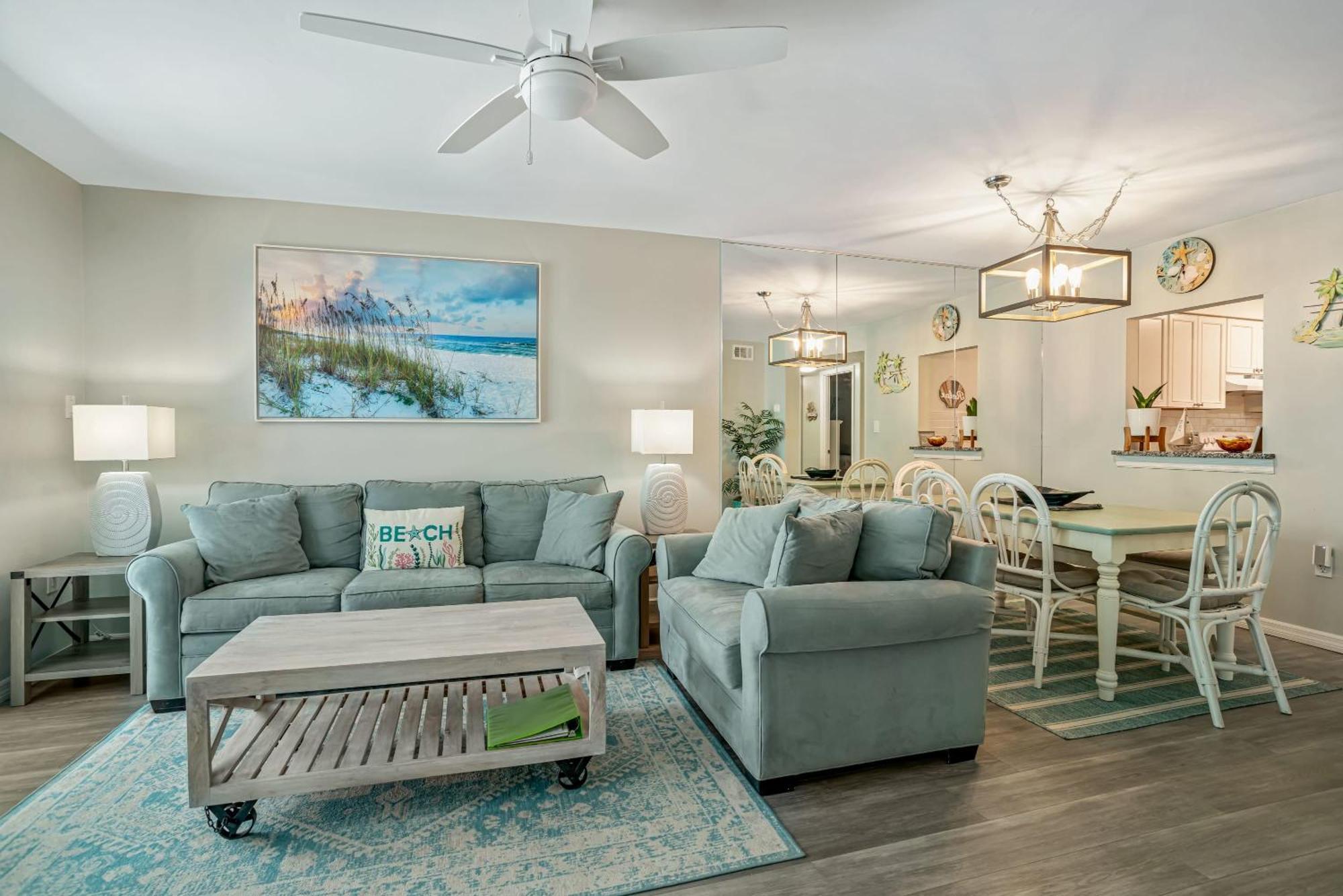 Holiday home Updated With Pool, Walk To Crescent & Restaurants!