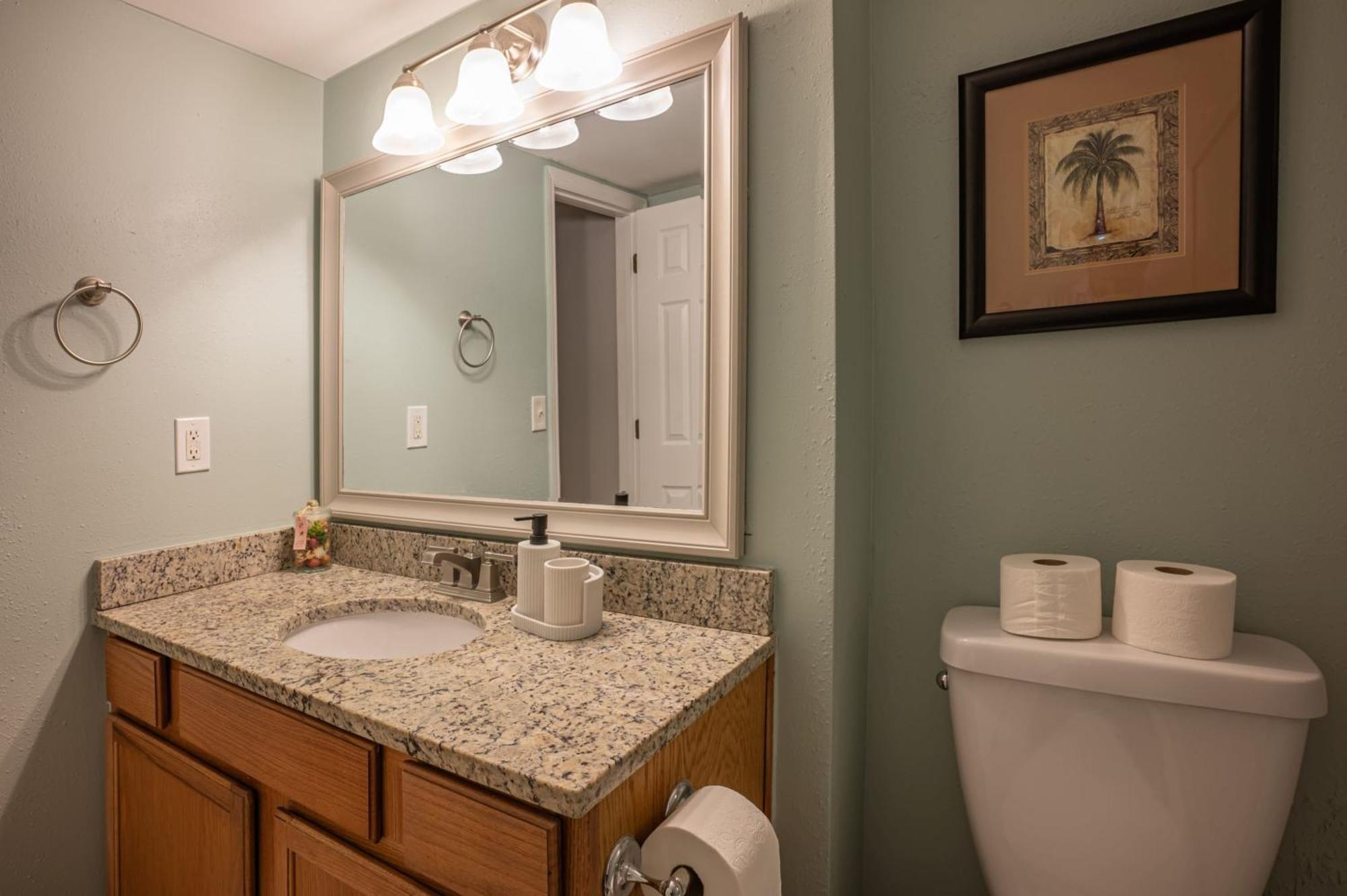 Lovely 3 Bedroom First Floor On Golf Course Sarasota