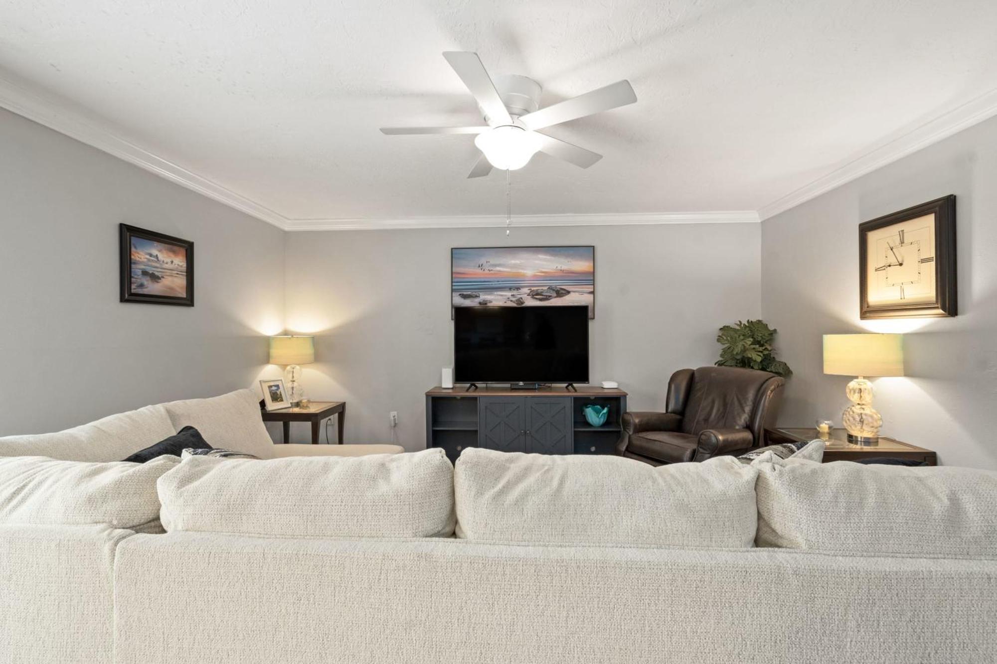 Lovely 3 Bedroom First Floor On Golf Course Holiday home Sarasota