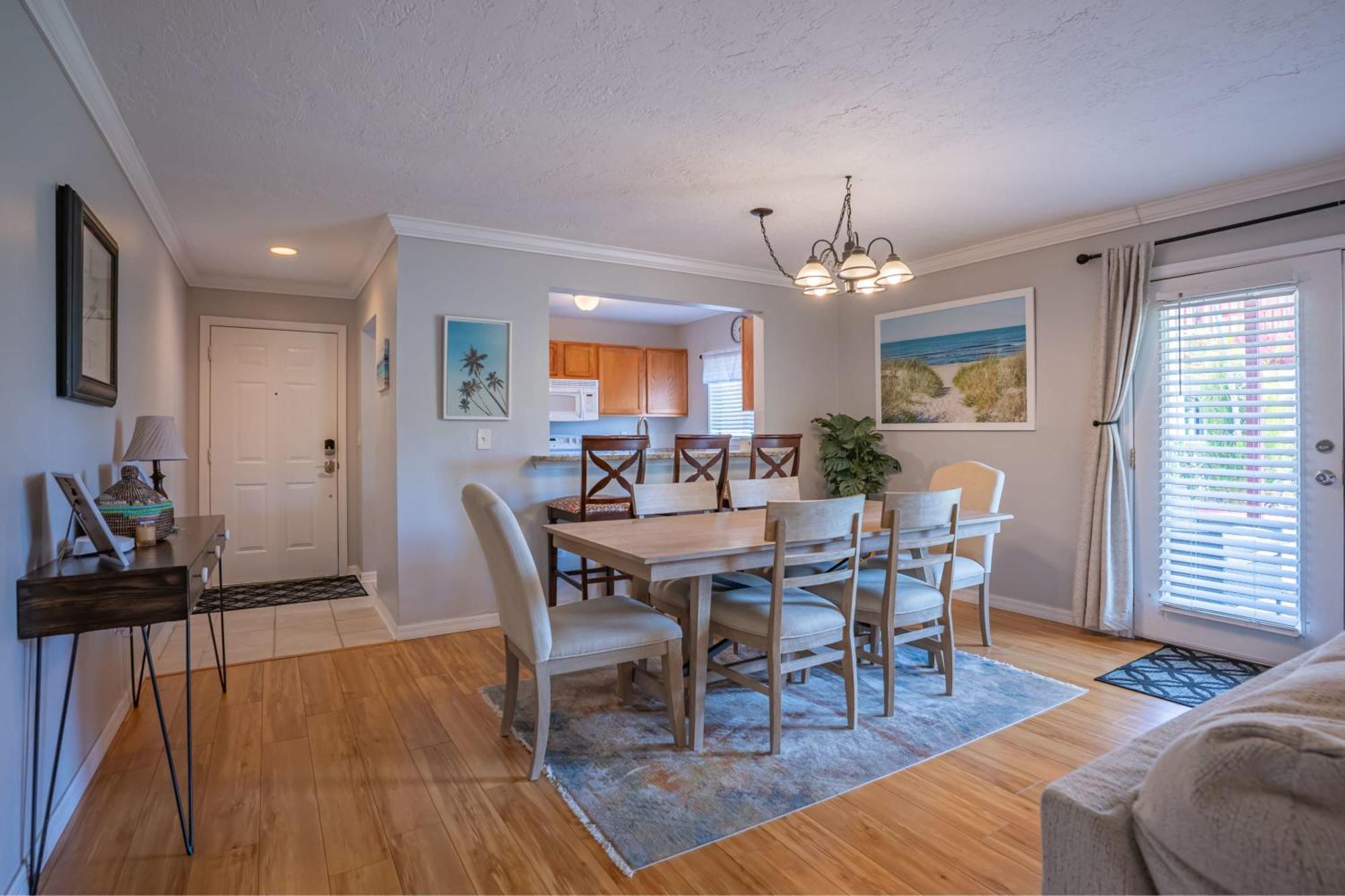 Lovely 3 Bedroom First Floor On Golf Course * Sarasota