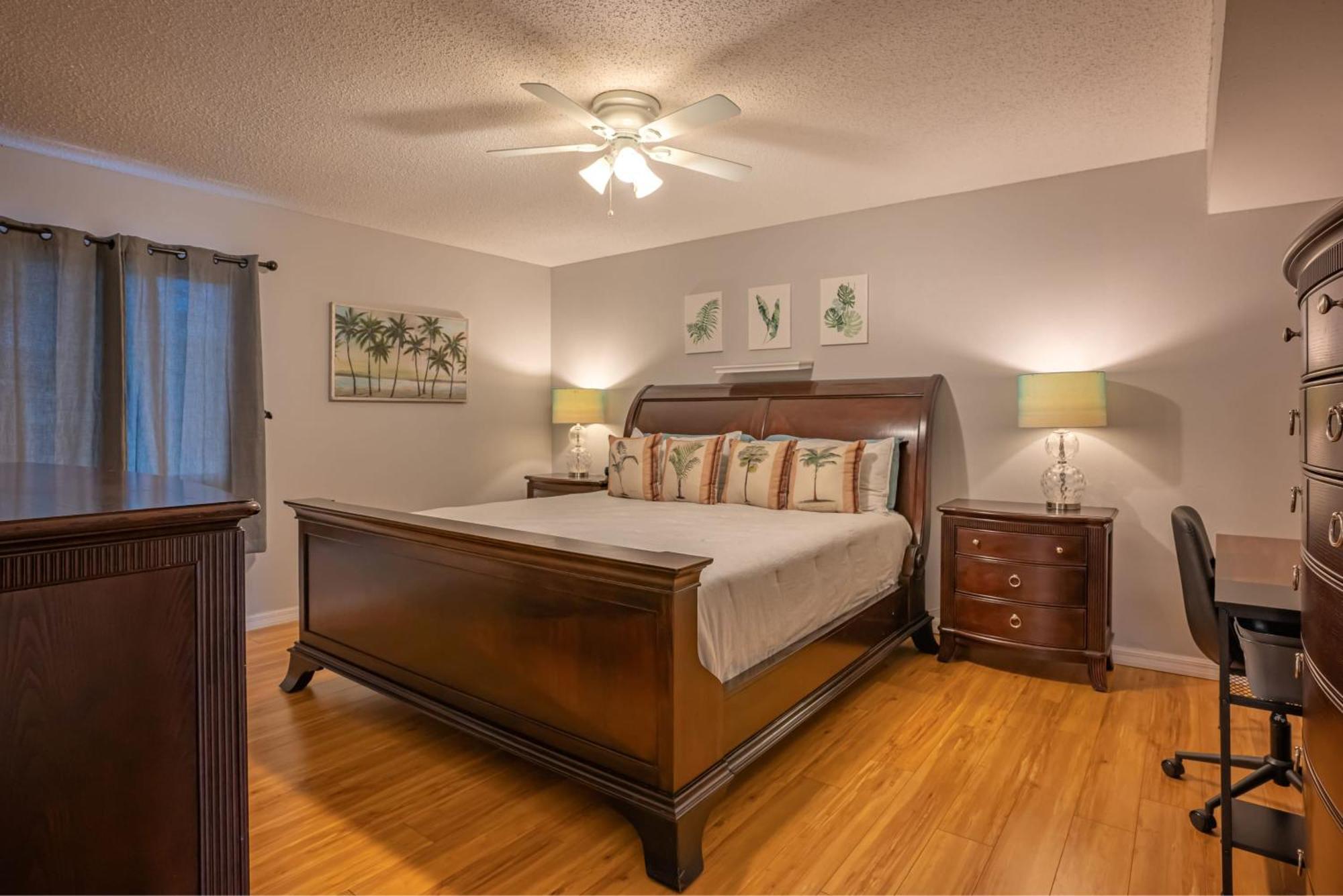 Lovely 3 Bedroom First Floor On Golf Course Sarasota