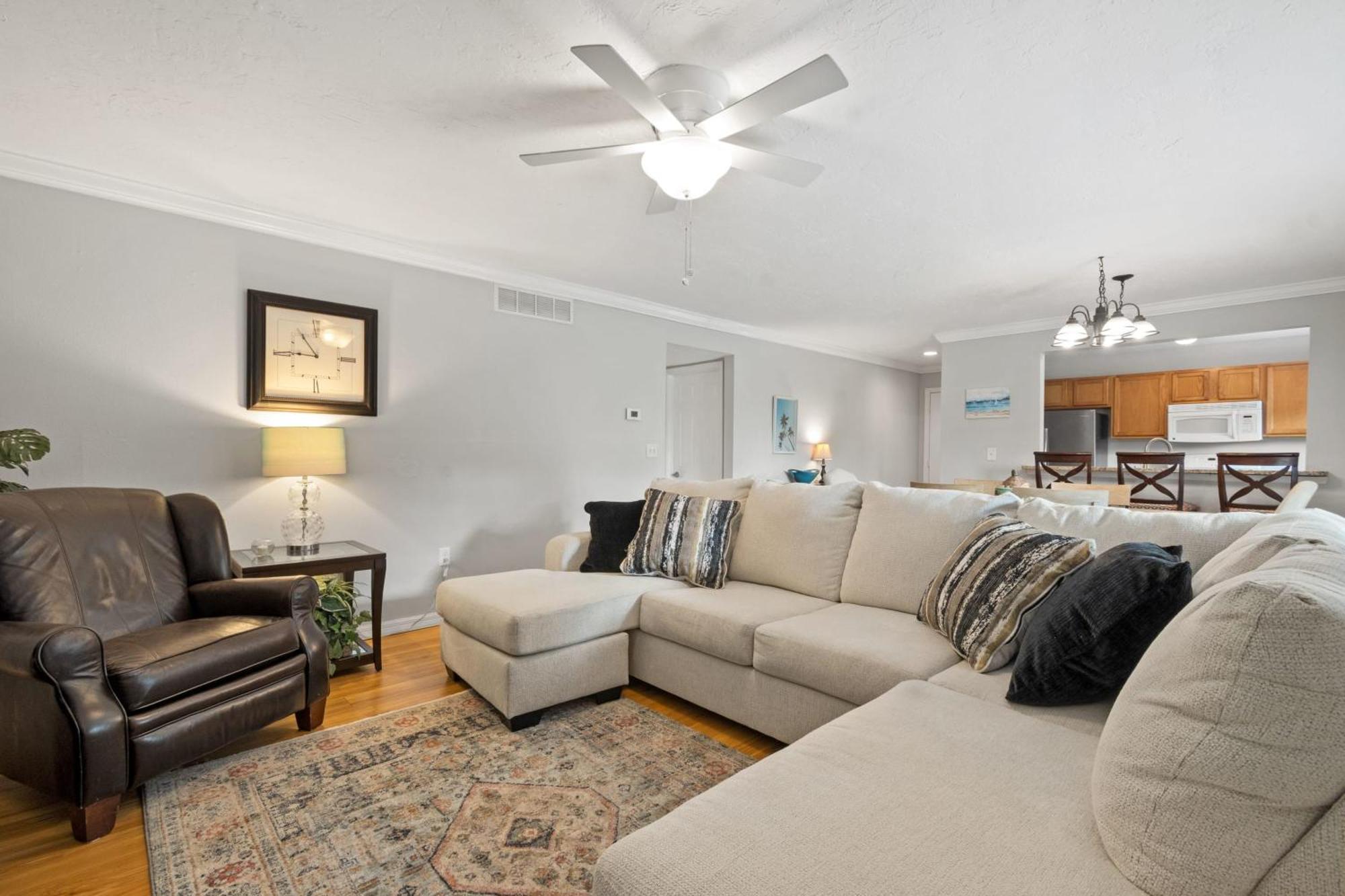 Lovely 3 Bedroom First Floor On Golf Course Holiday home Sarasota