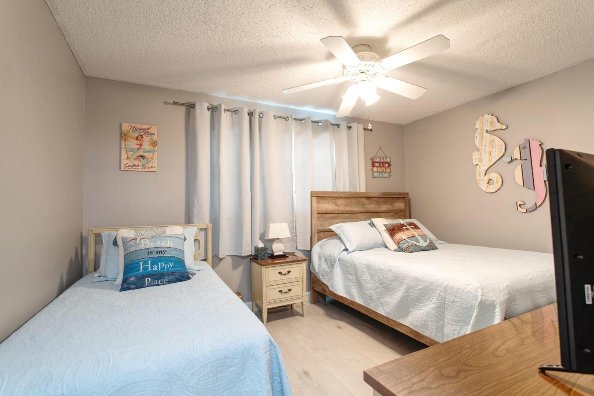 2 Bed 2 Bath Centrally Located On Siesta Key Holiday home