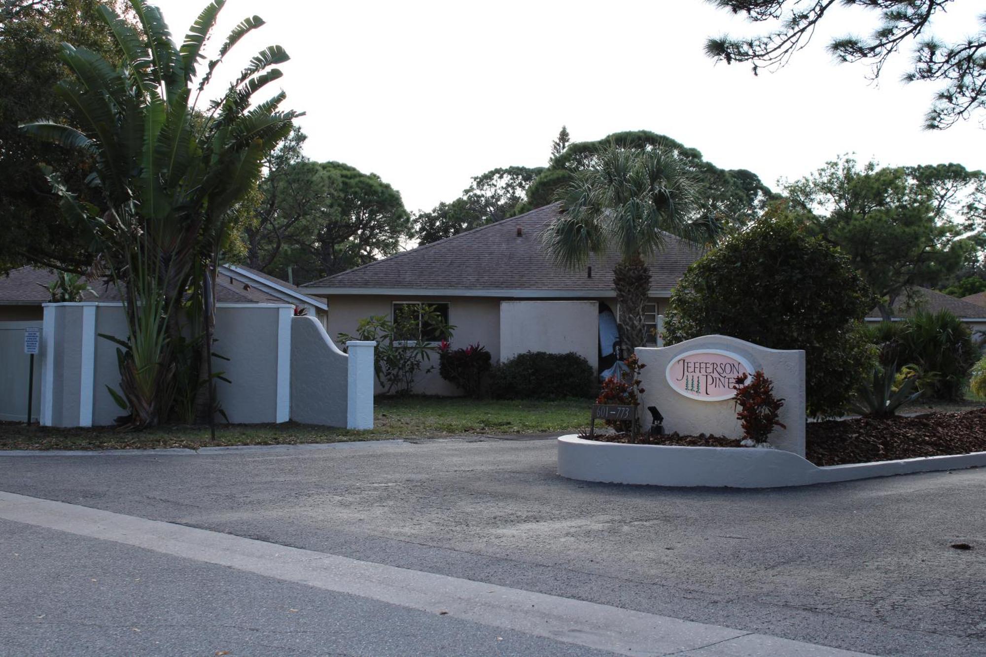 Dollar 755 Villa