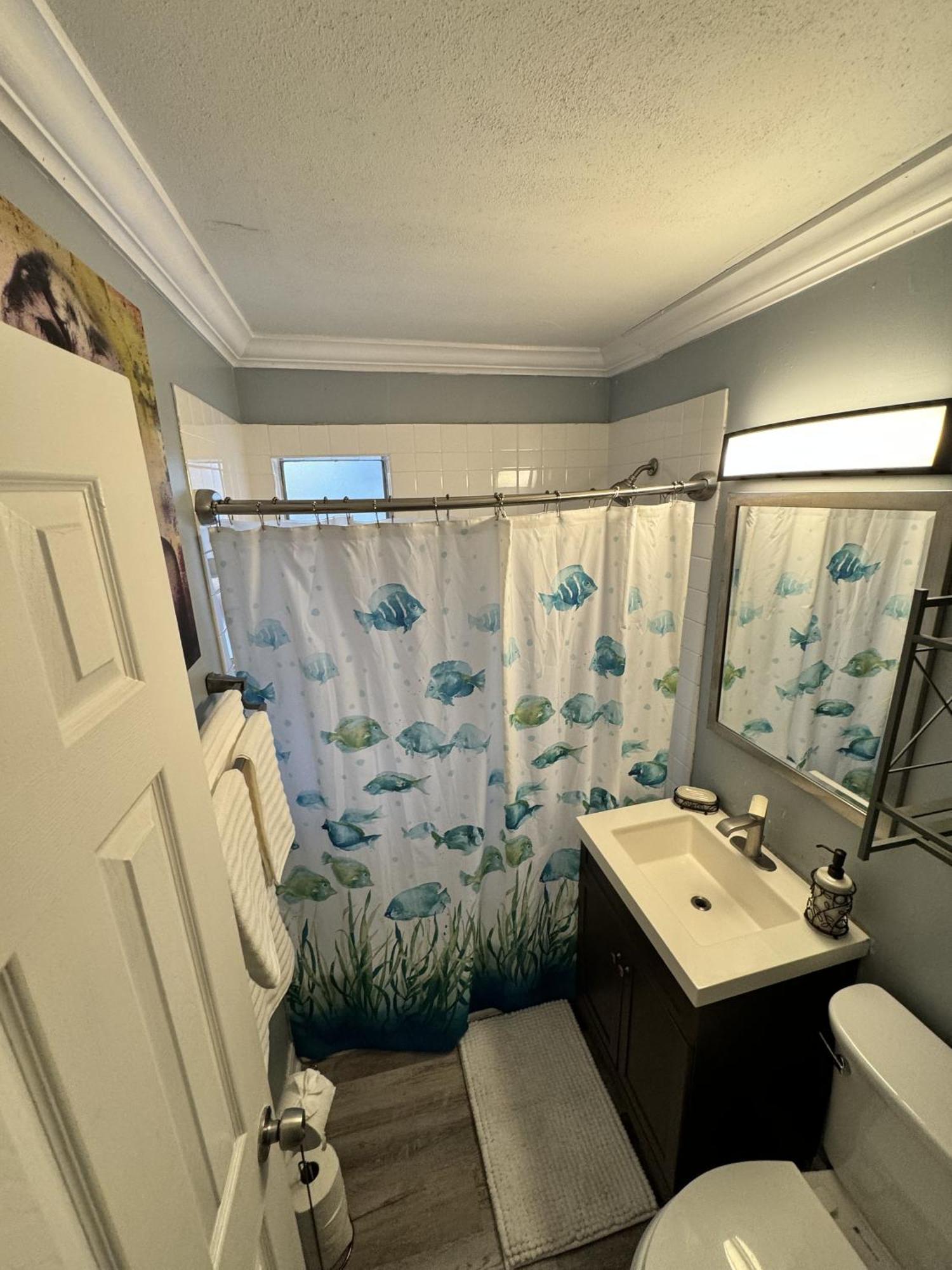 Holiday home Downtown Single Family Modern Close To Beaches And Dining *