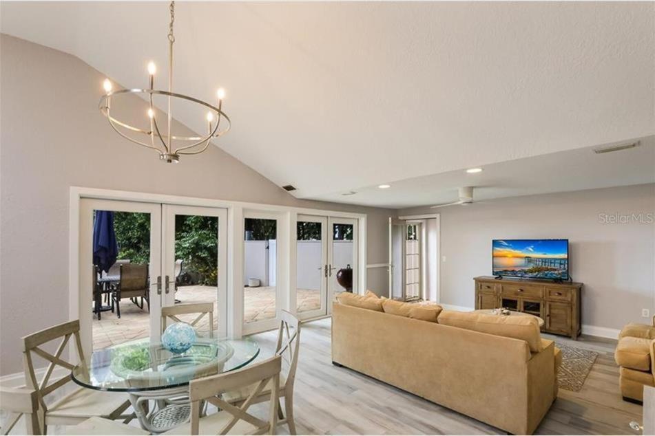 New Location, Location, Location! On The Beach, Walk To Village * Sarasota