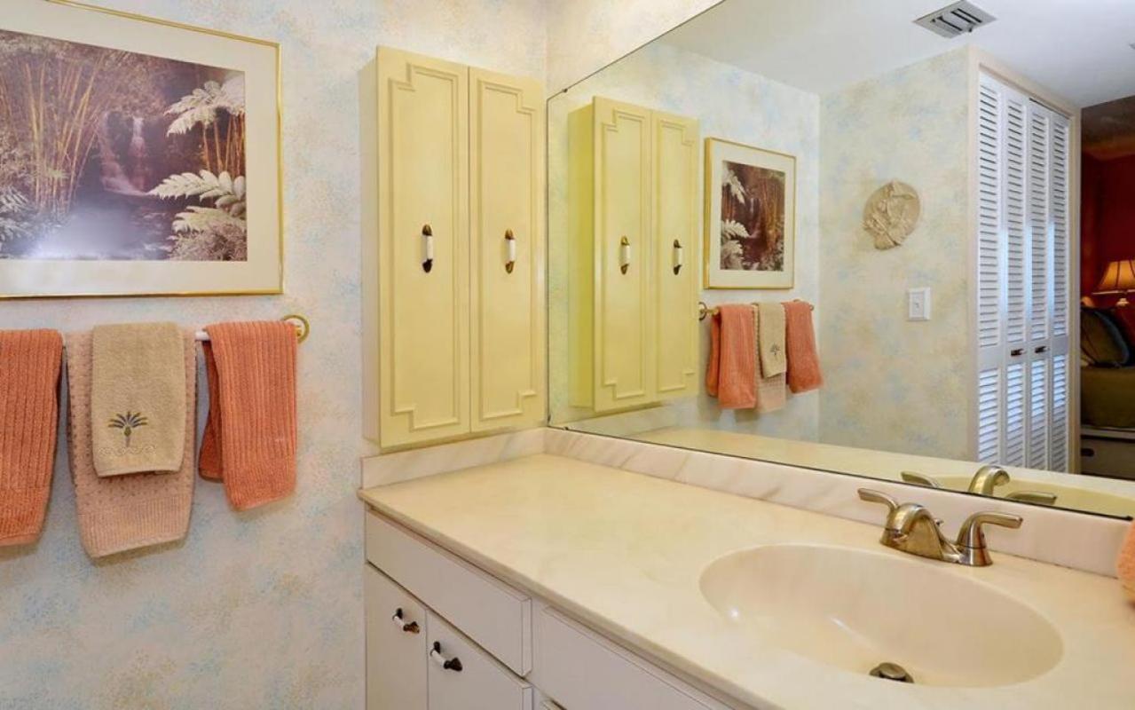 1055-603 View High Rise Retreat Holiday home *