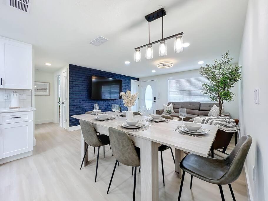 Poolside Paradise Near Siesta Key Holiday home Sarasota