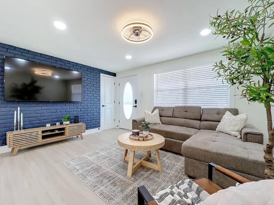 Poolside Paradise Near Siesta Key Holiday home Sarasota