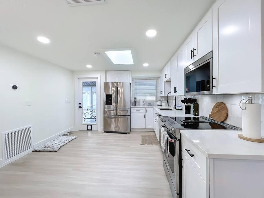 Poolside Paradise Near Siesta Key Sarasota