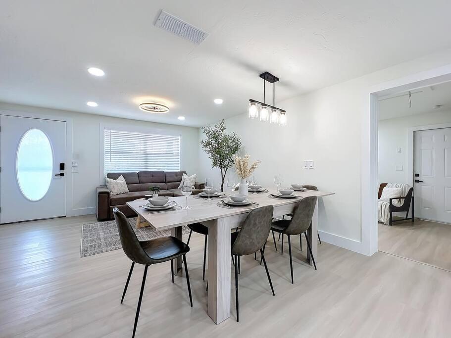 Poolside Paradise Near Siesta Key Holiday home Sarasota