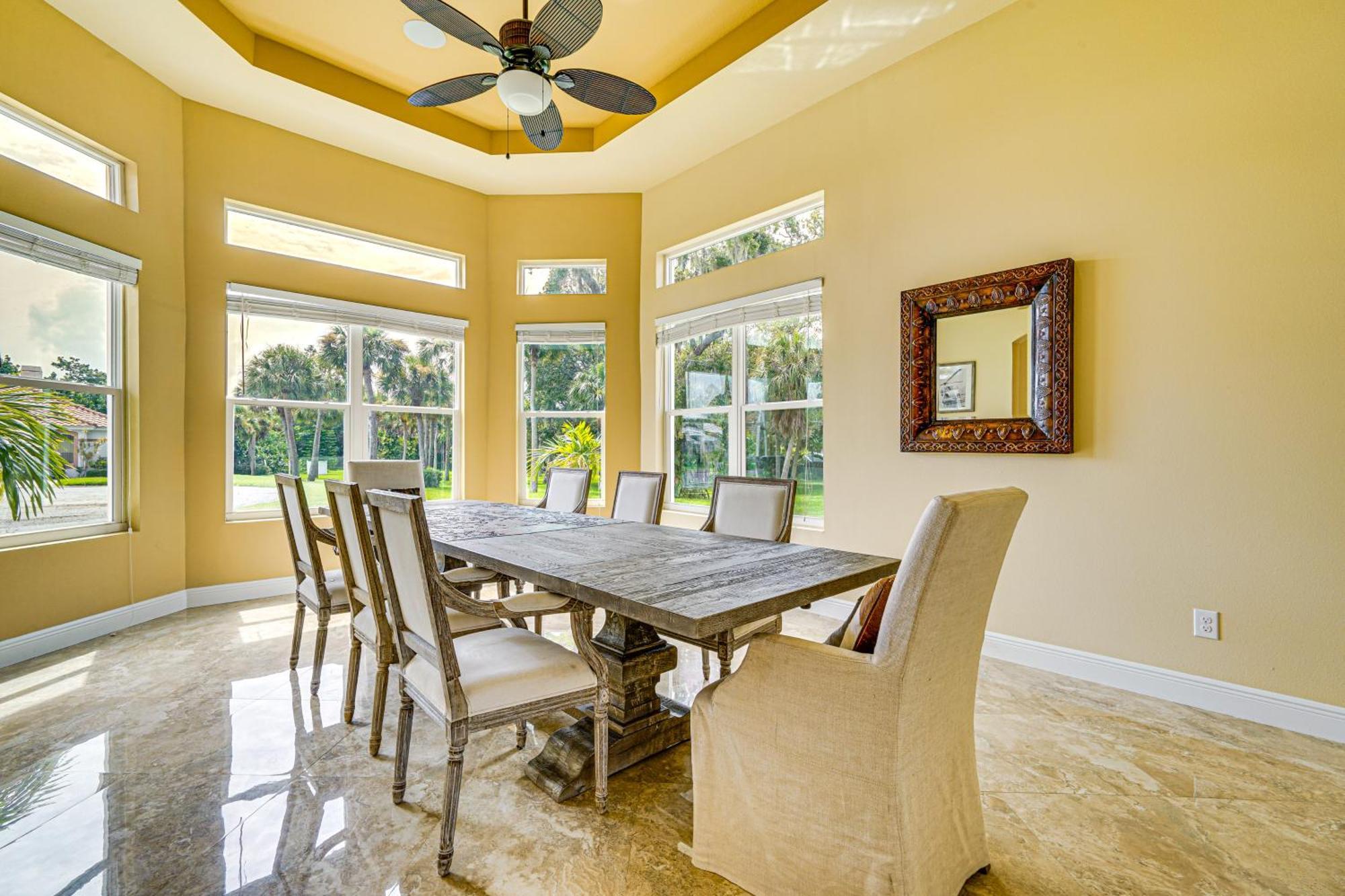 Sunny Oasis Swim, Golf, Shop And More! Holiday home