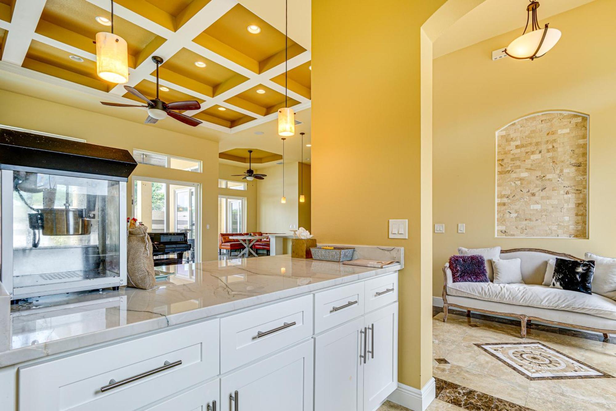 Sunny Oasis Swim, Golf, Shop And More! Holiday home Sarasota