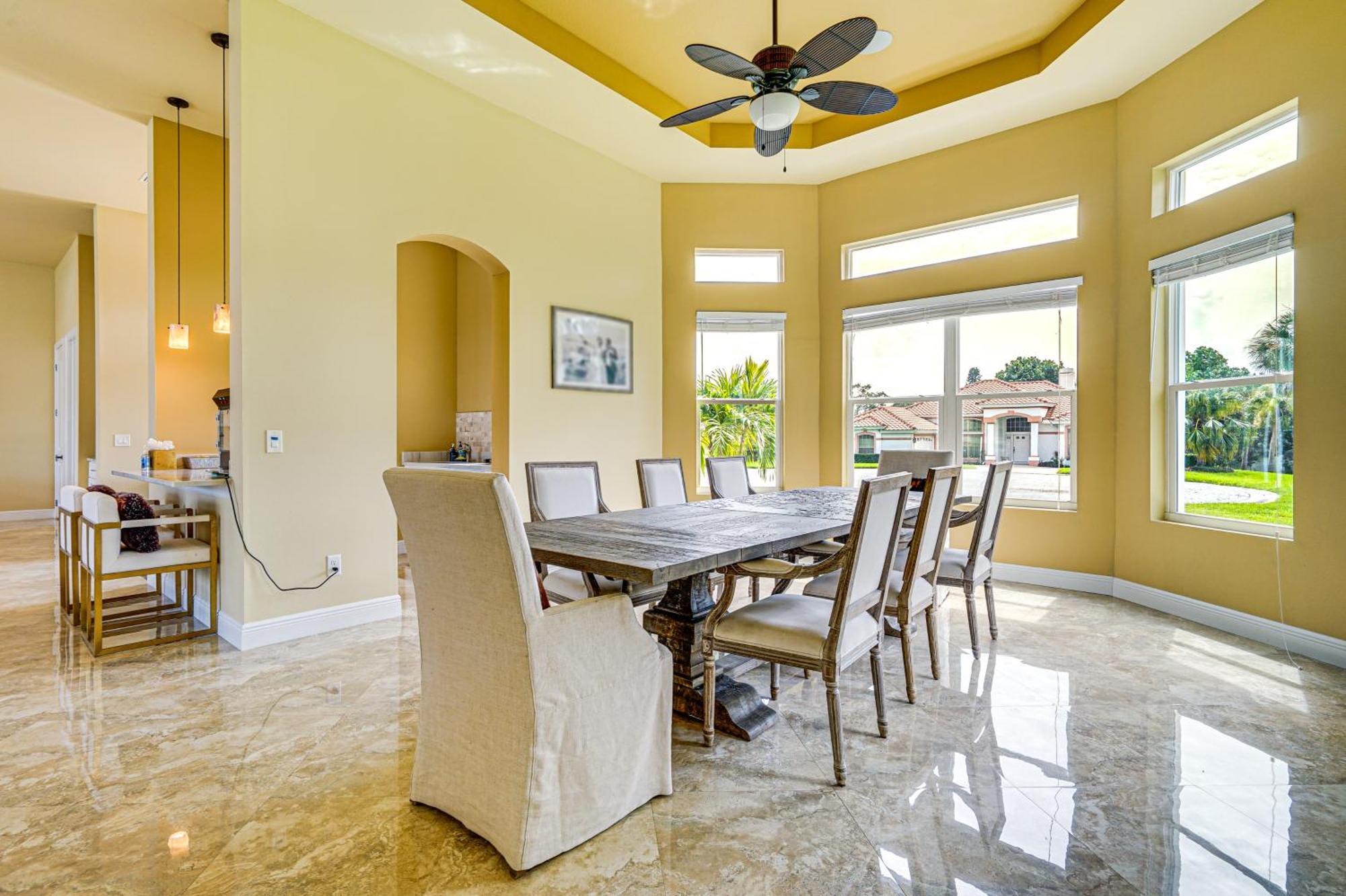 Holiday home Sunny Oasis Swim, Golf, Shop And More!