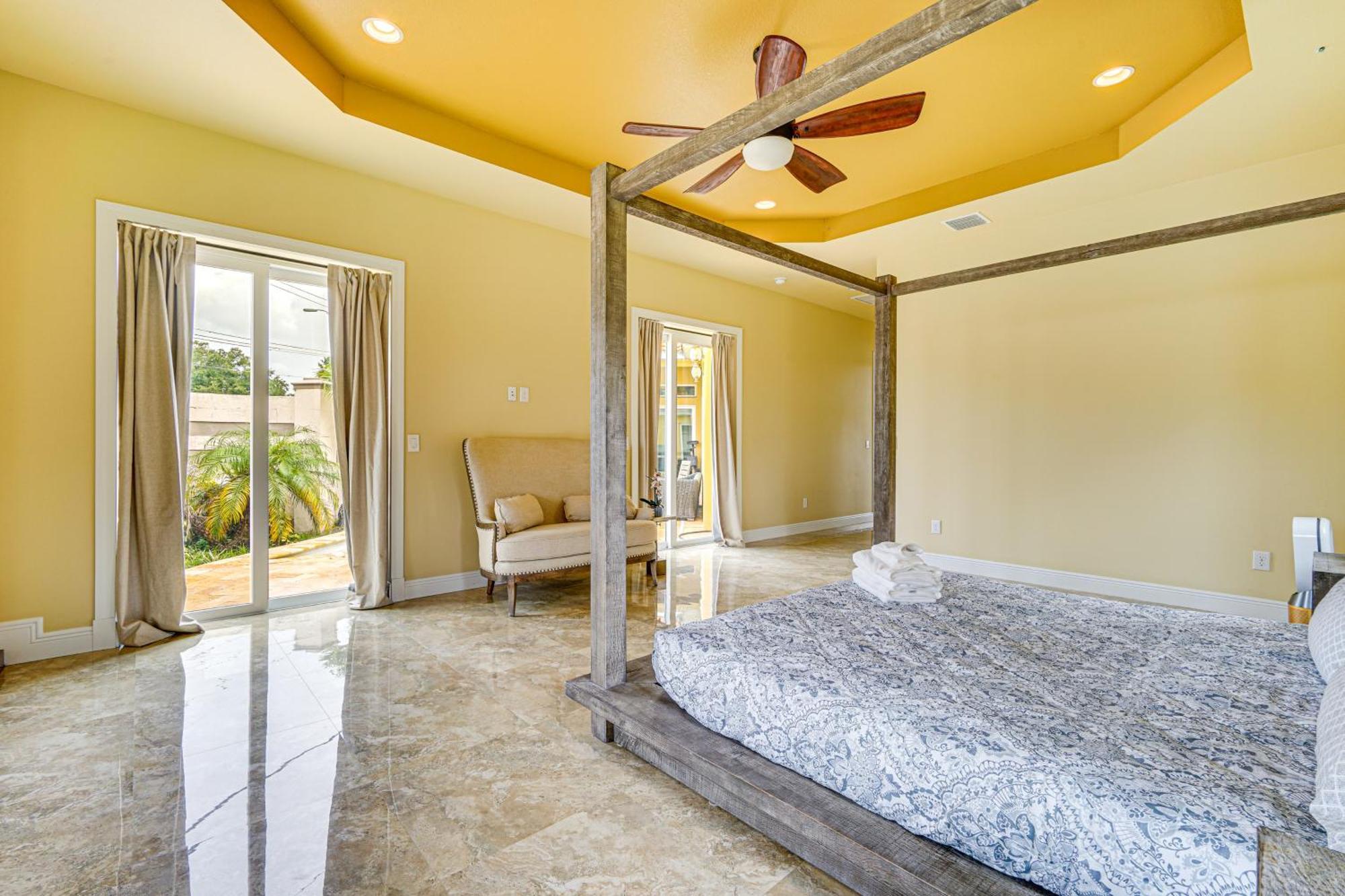 Sunny Oasis Swim, Golf, Shop And More! *