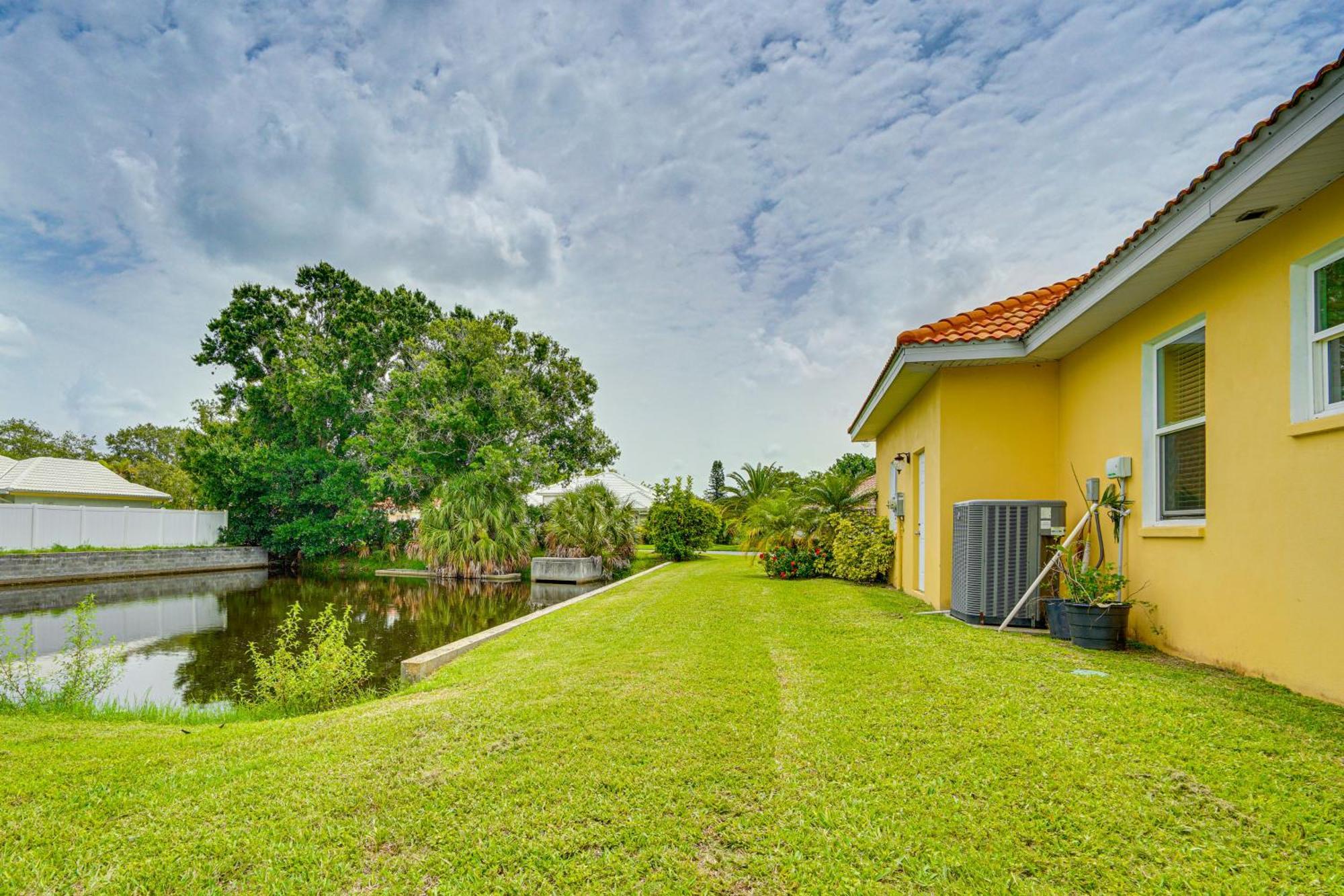 Sunny Oasis Swim, Golf, Shop And More! Sarasota