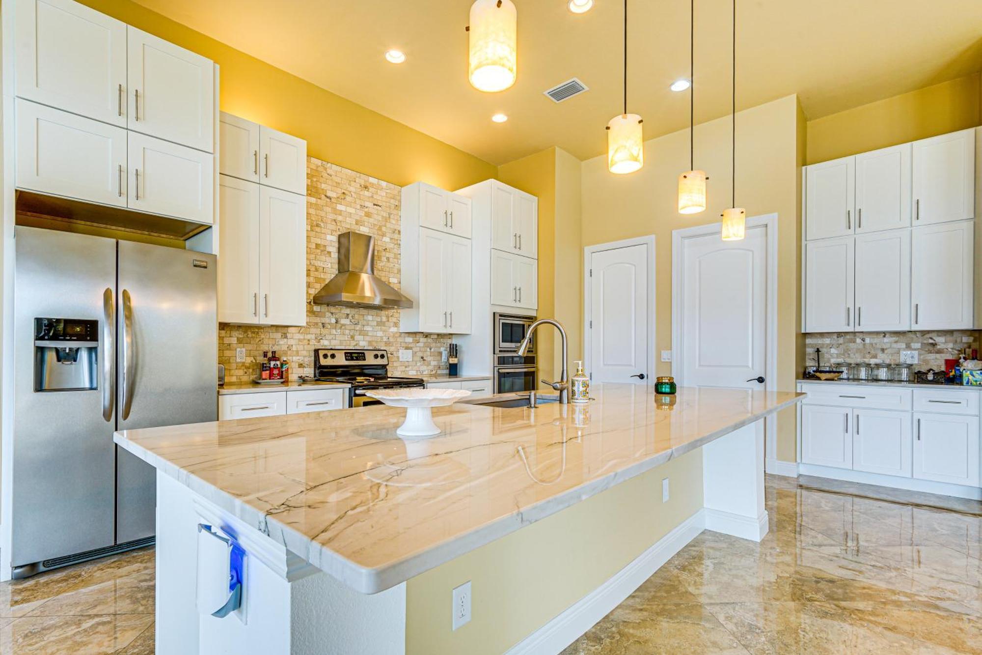 Sunny Oasis Swim, Golf, Shop And More! Sarasota