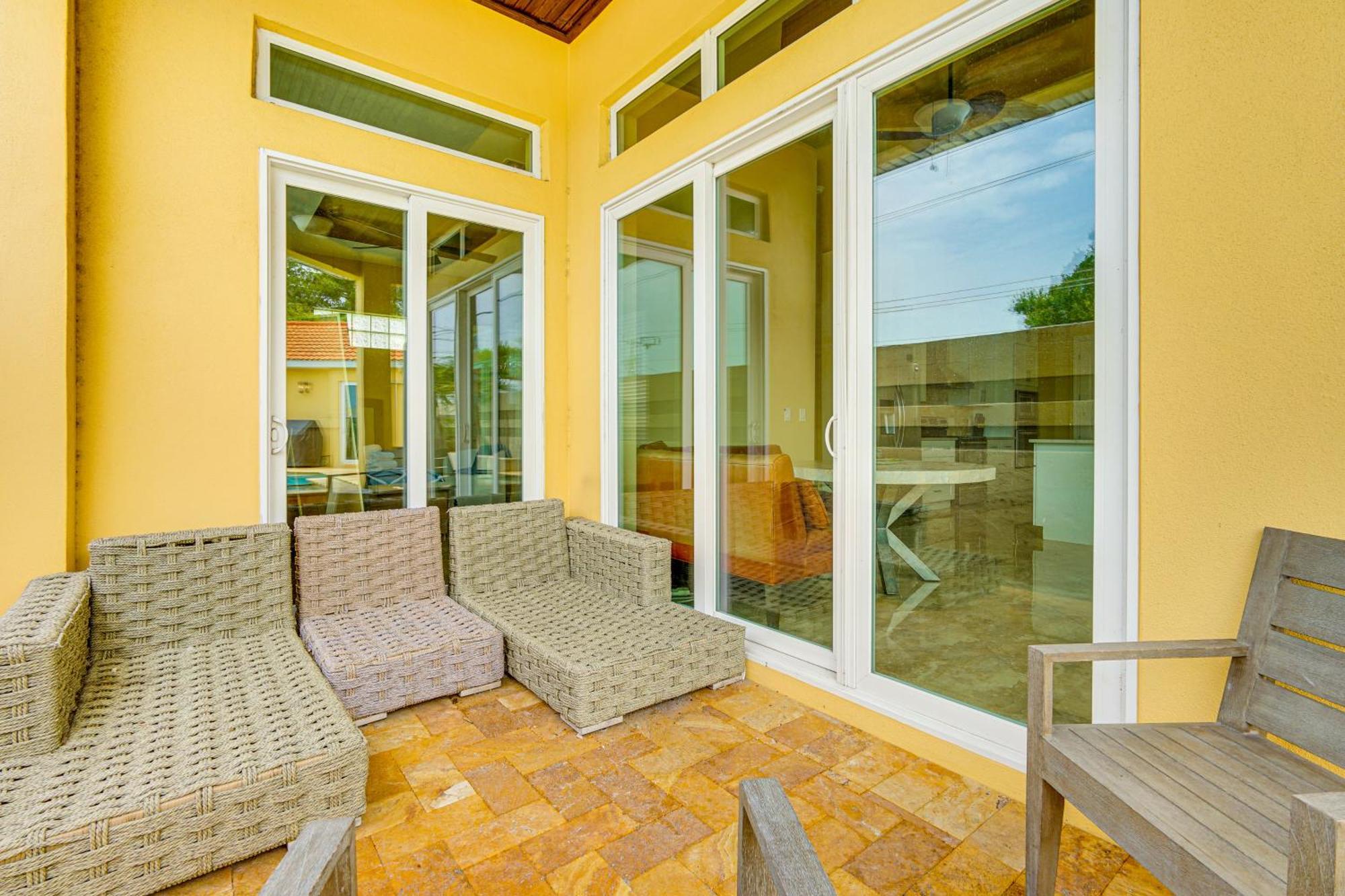 Sunny Oasis Swim, Golf, Shop And More!