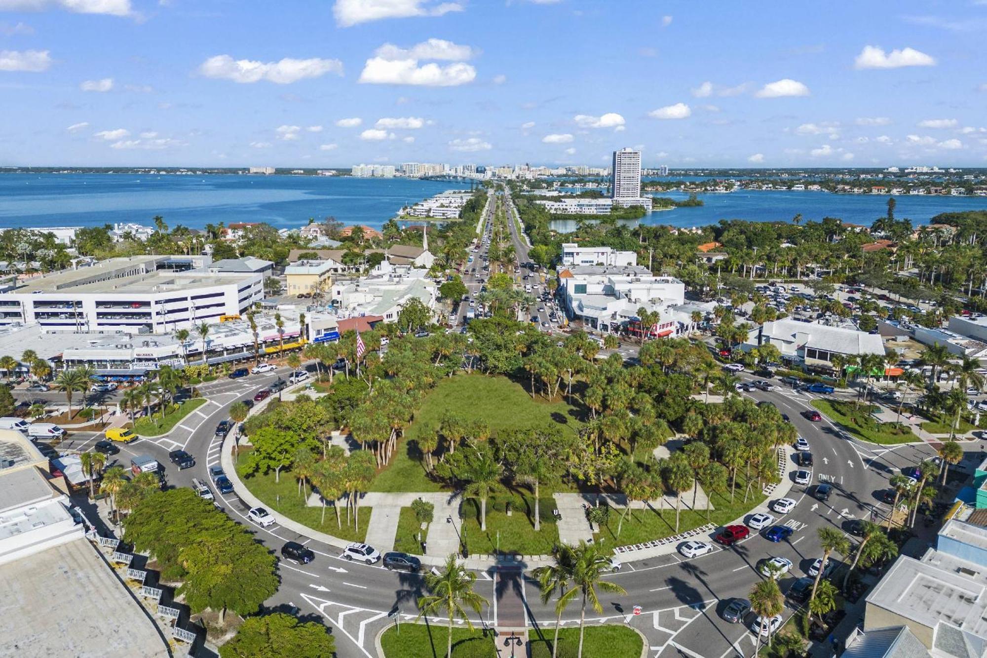 Kingston Arms Modern 1br On Lido Key