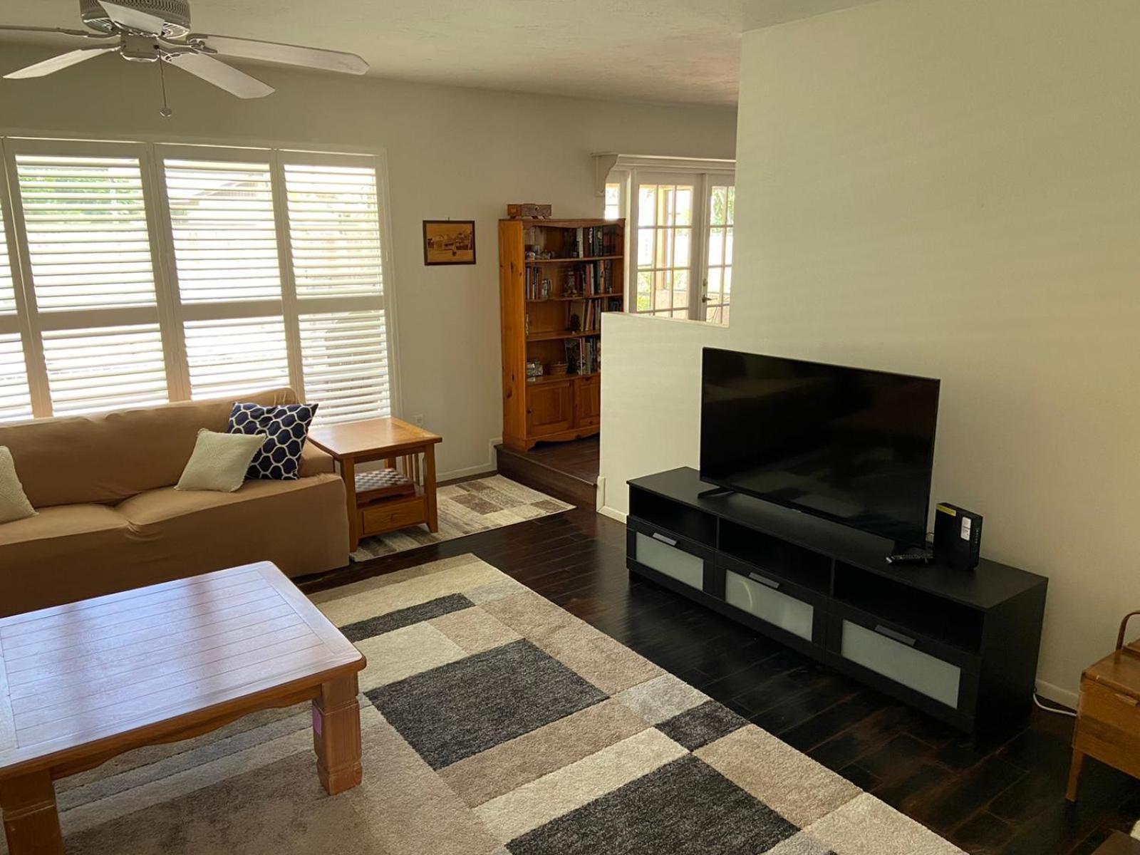 Comfortable Home, Heated Salt-cell Pool, 10 Min To Holiday home