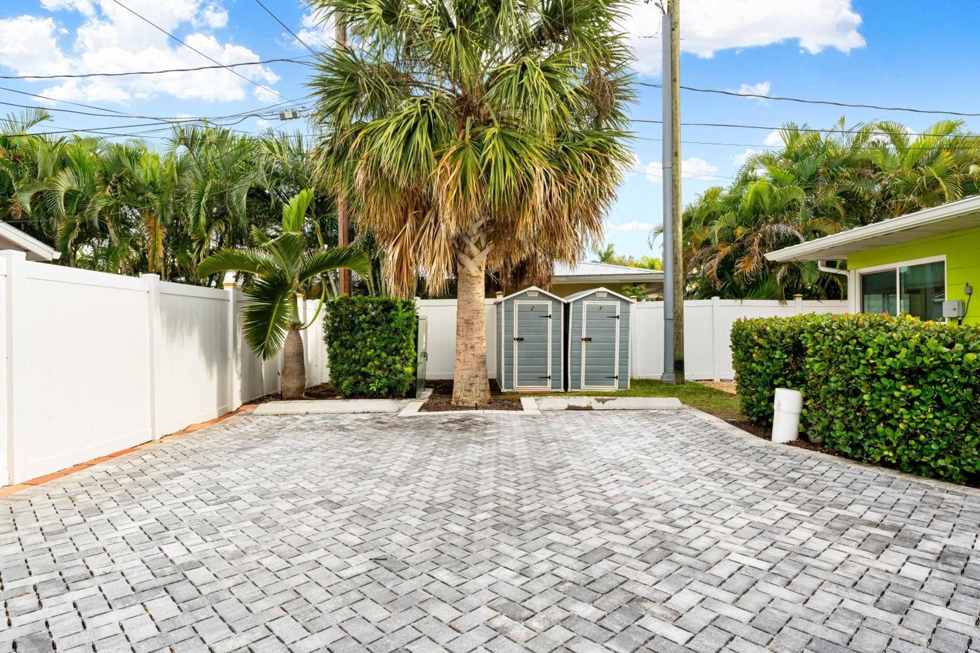 A Hidden Paradise By Beachside Management * Sarasota