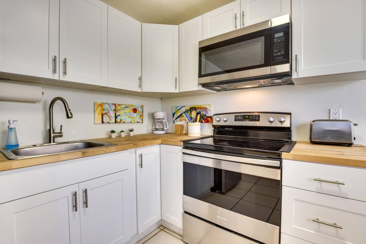 Coconut Cove Mid-long Term Available Walk To Downtown Trolly To Beaches Apartment *