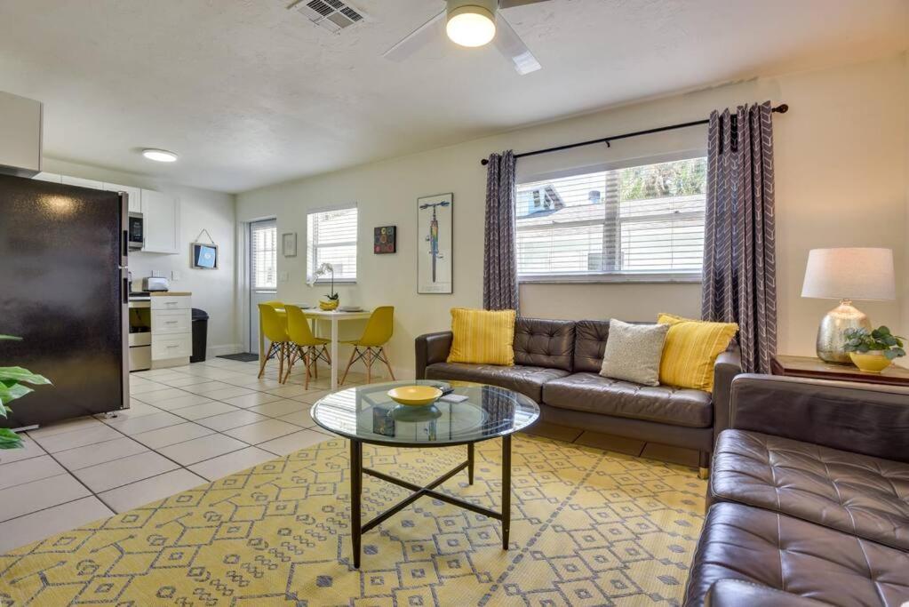 Coconut Cove Mid-long Term Available Walk To Downtown Trolly To Beaches Apartment Sarasota