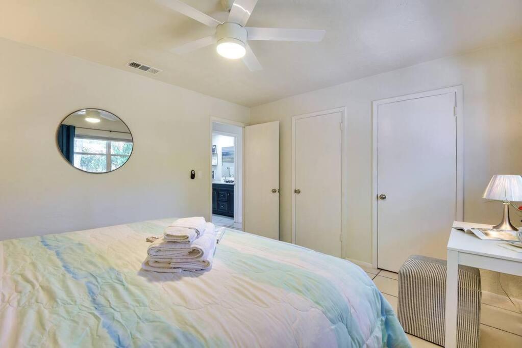 Coconut Cove Mid-long Term Available Walk To Downtown Trolly To Beaches