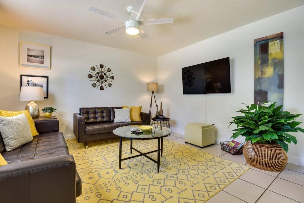 Coconut Cove Mid-long Term Available Walk To Downtown Trolly To Beaches *