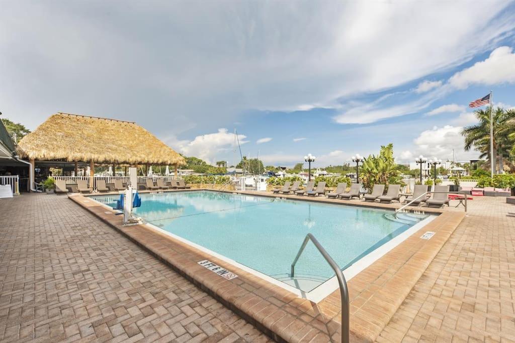 Bay Breeze Aparthotel Sarasota