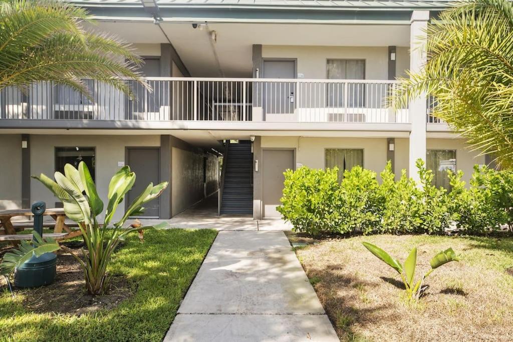 Bay Breeze Aparthotel Sarasota