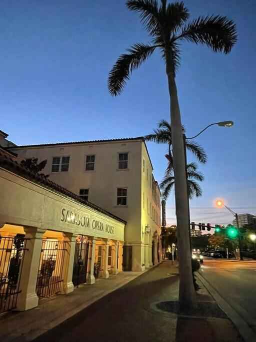 Rosemary District With Patio And In Walking Distance To Downtown And Bay Park Apartment