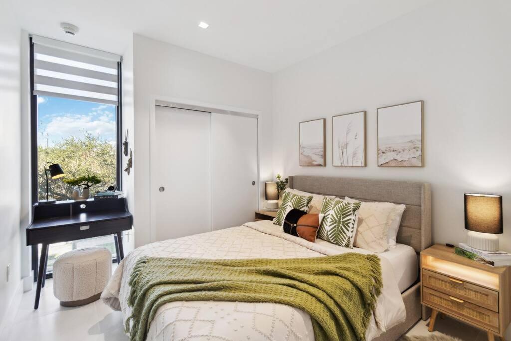 Apartment Rosemary District With Patio And In Walking Distance To Downtown And Bay Park