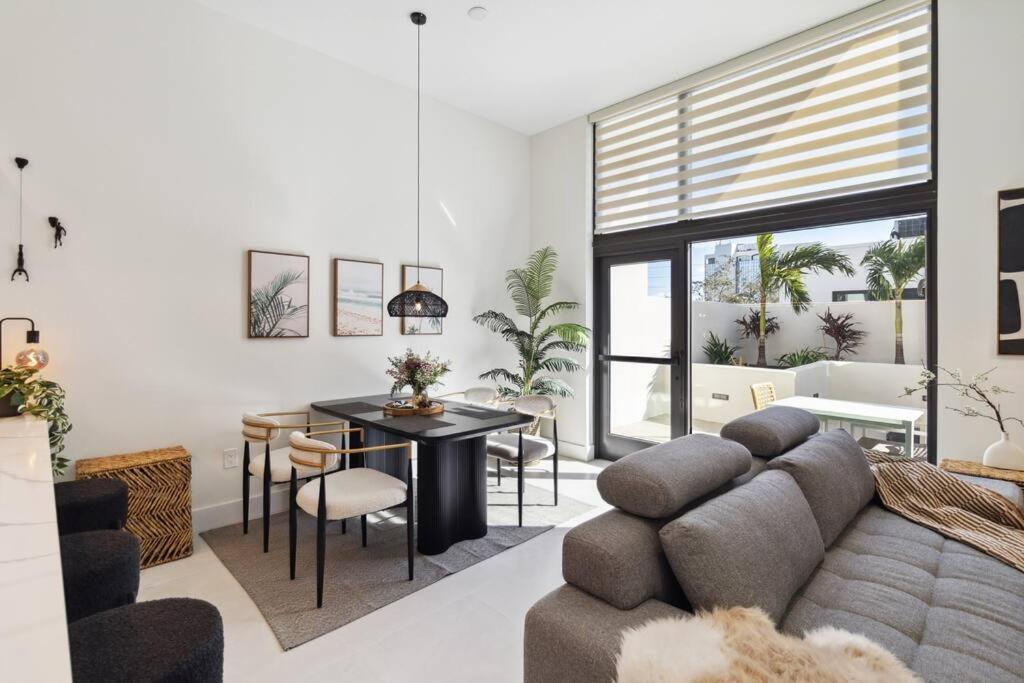 Rosemary District With Patio And In Walking Distance To Downtown And Bay Park Apartment