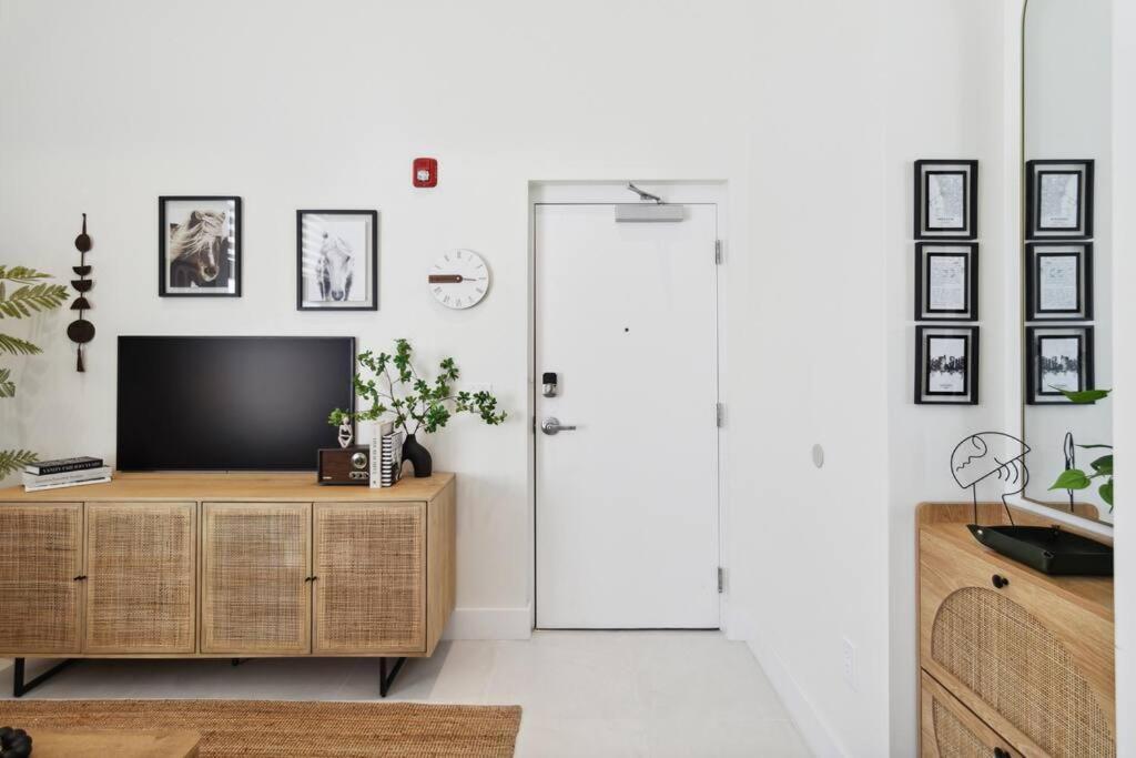 Rosemary District With Patio And In Walking Distance To Downtown And Bay Park *