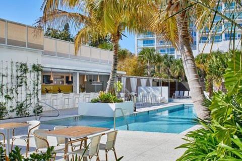 Rosemary District With Patio And In Walking Distance To Downtown And Bay Park Apartment