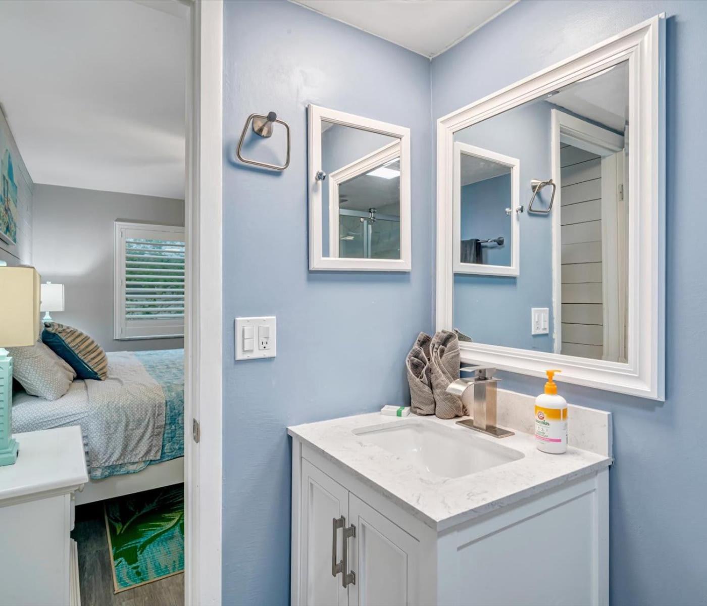 Updated With Pool, Walk To Crescent & Restaurants!