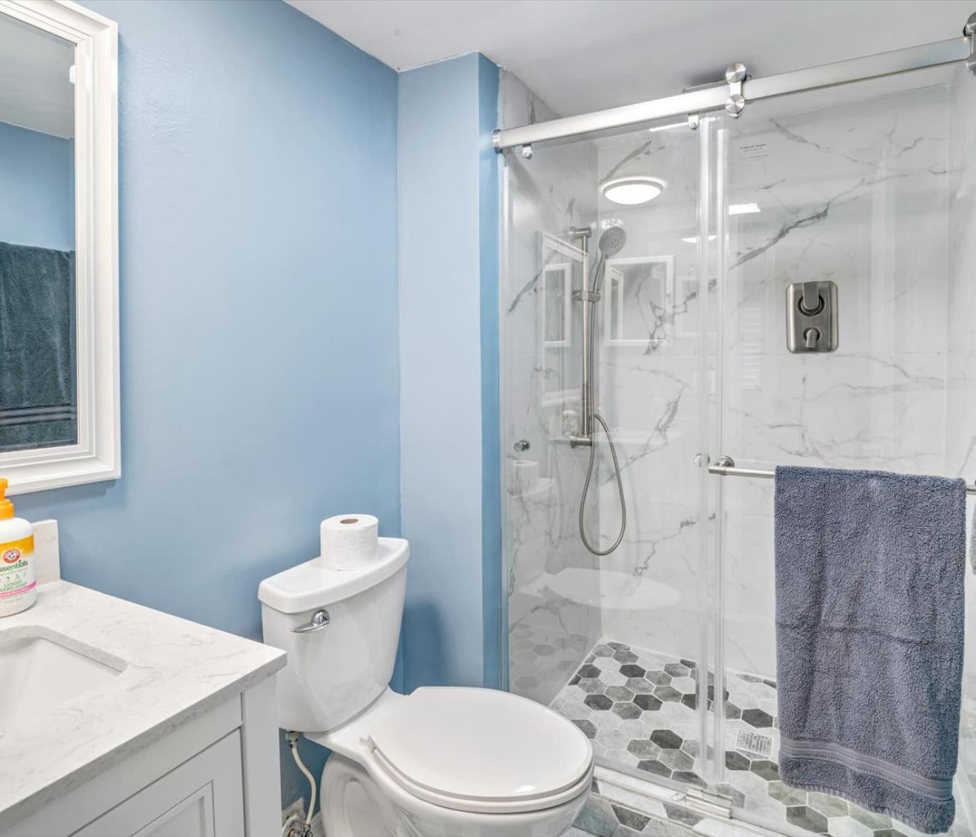 Updated With Pool, Walk To Crescent & Restaurants! Holiday home