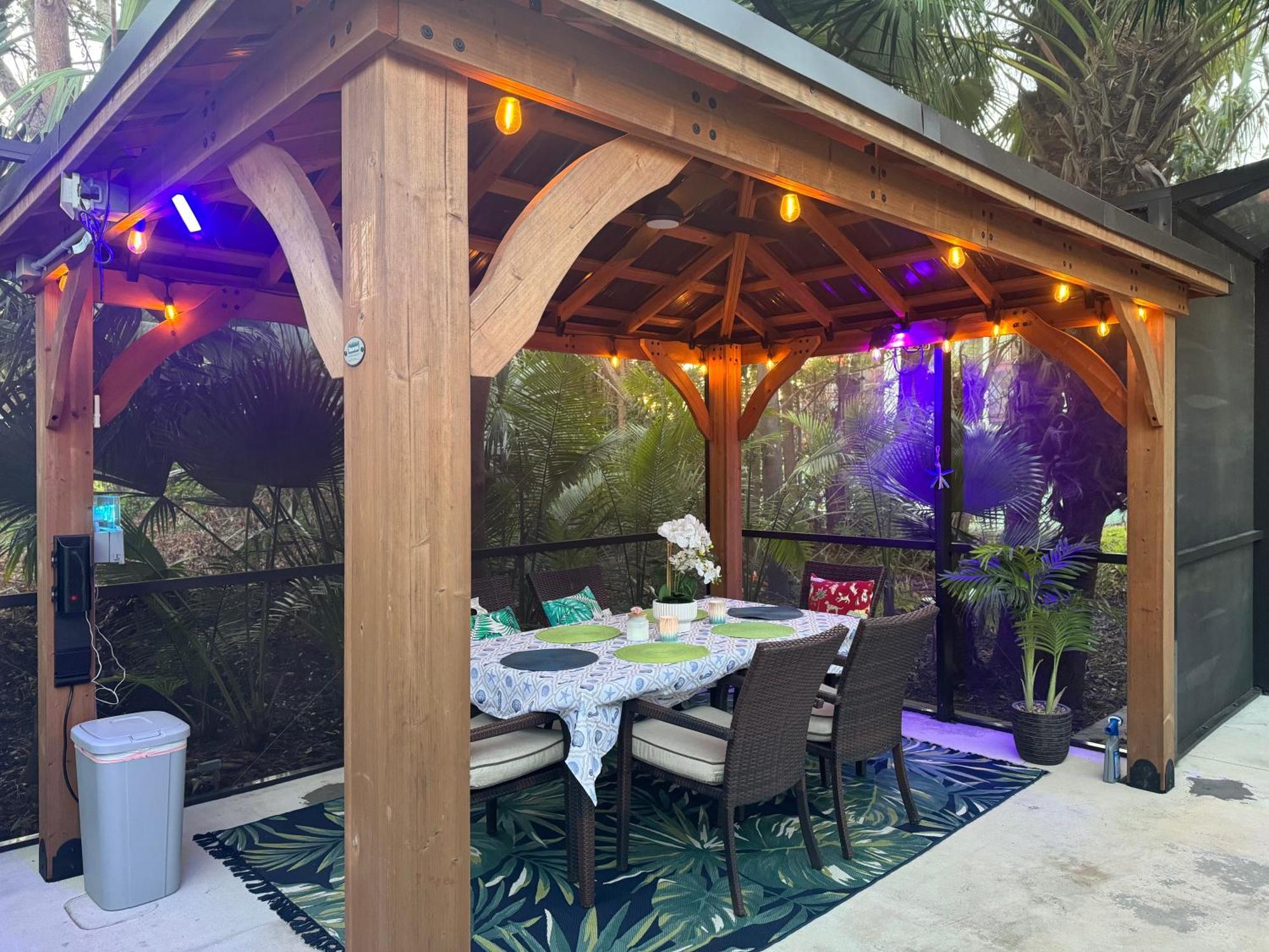 Location Siesta 1 Mile Away With Hot Holiday home