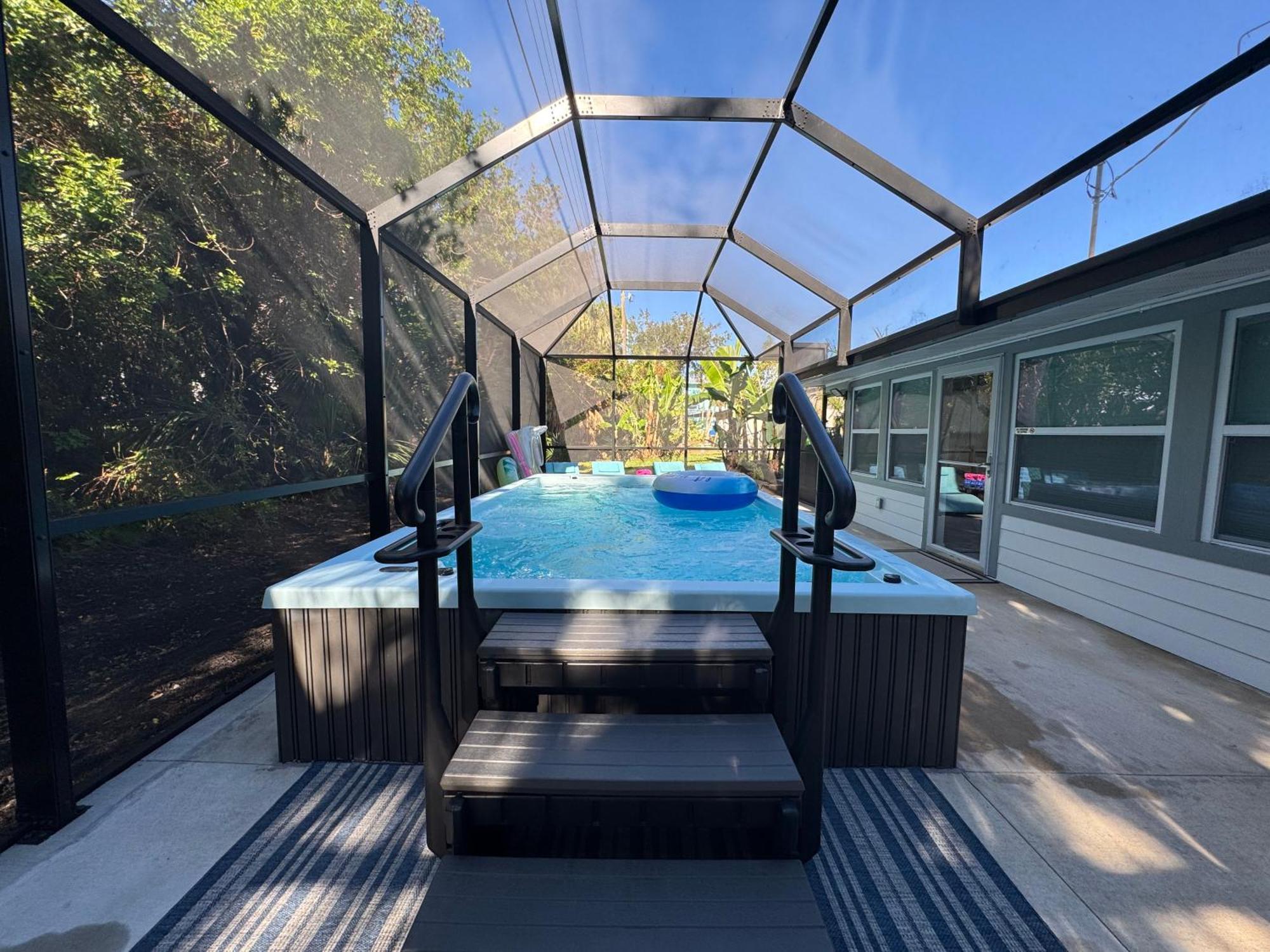 Location Siesta 1 Mile Away With Hot Holiday home Sarasota