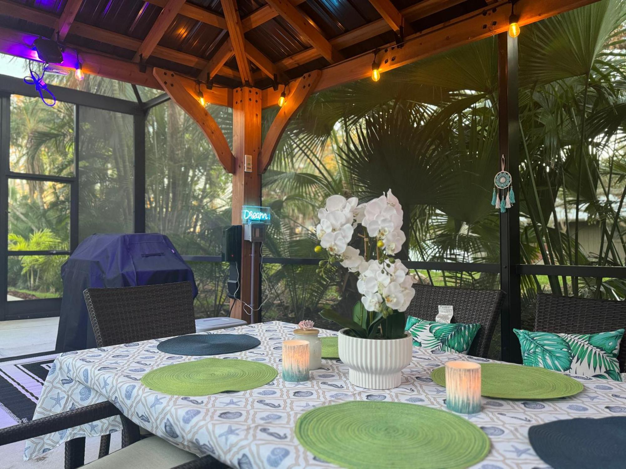 Holiday home Location Siesta 1 Mile Away With Hot Sarasota