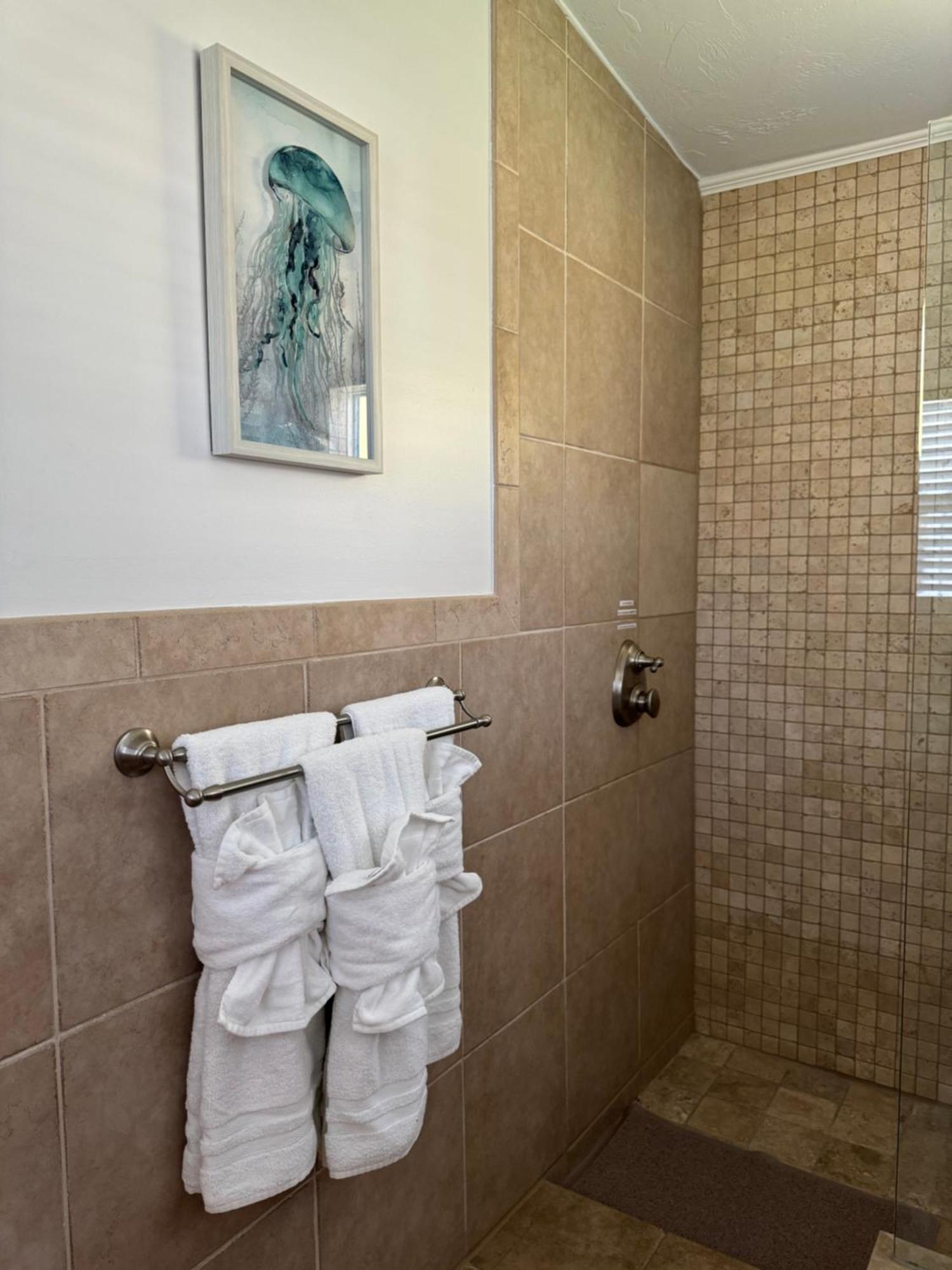 Location Siesta 1 Mile Away With Hot *