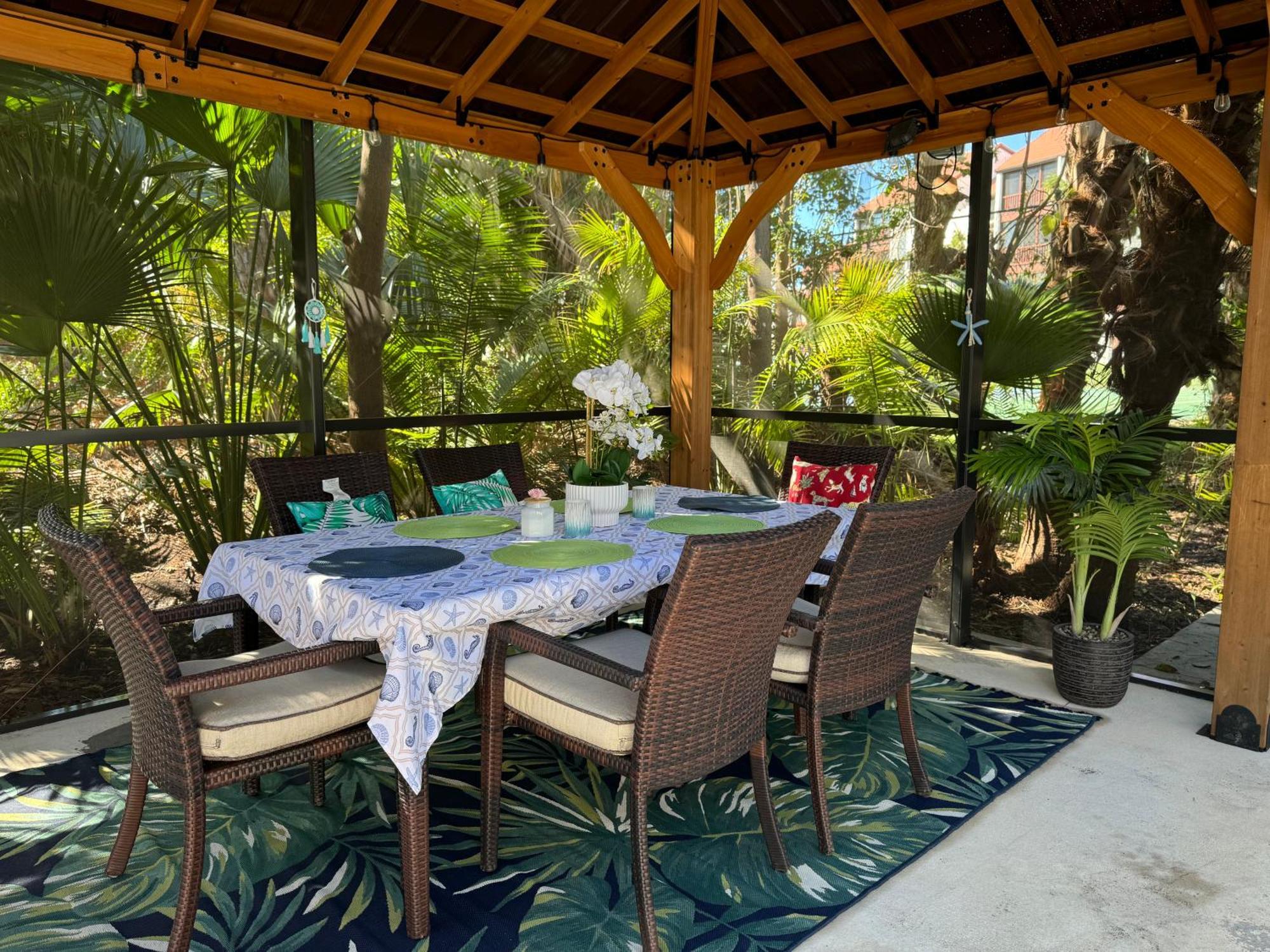 Location Siesta 1 Mile Away With Hot Sarasota