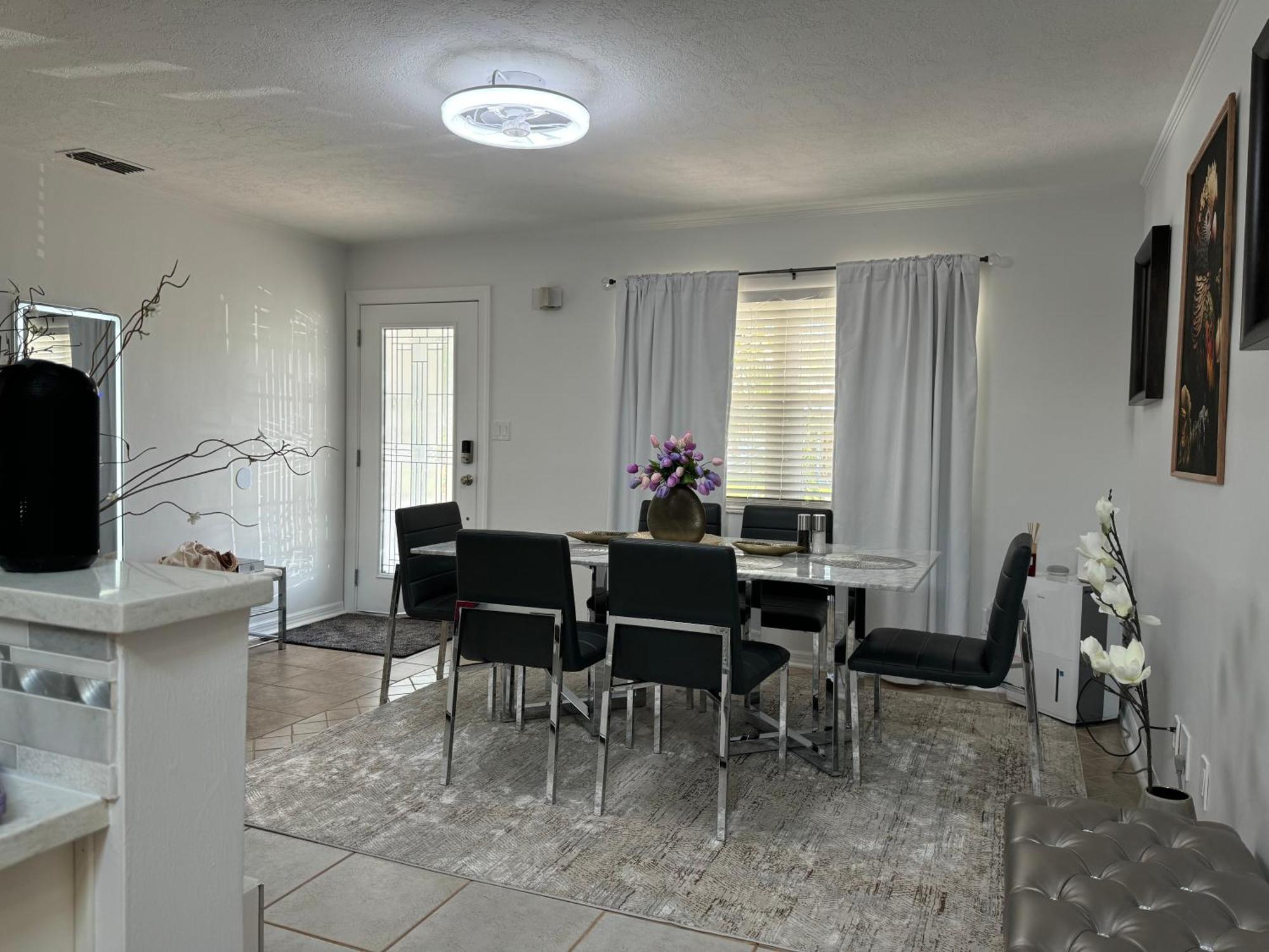Holiday home Location Siesta 1 Mile Away With Hot Sarasota