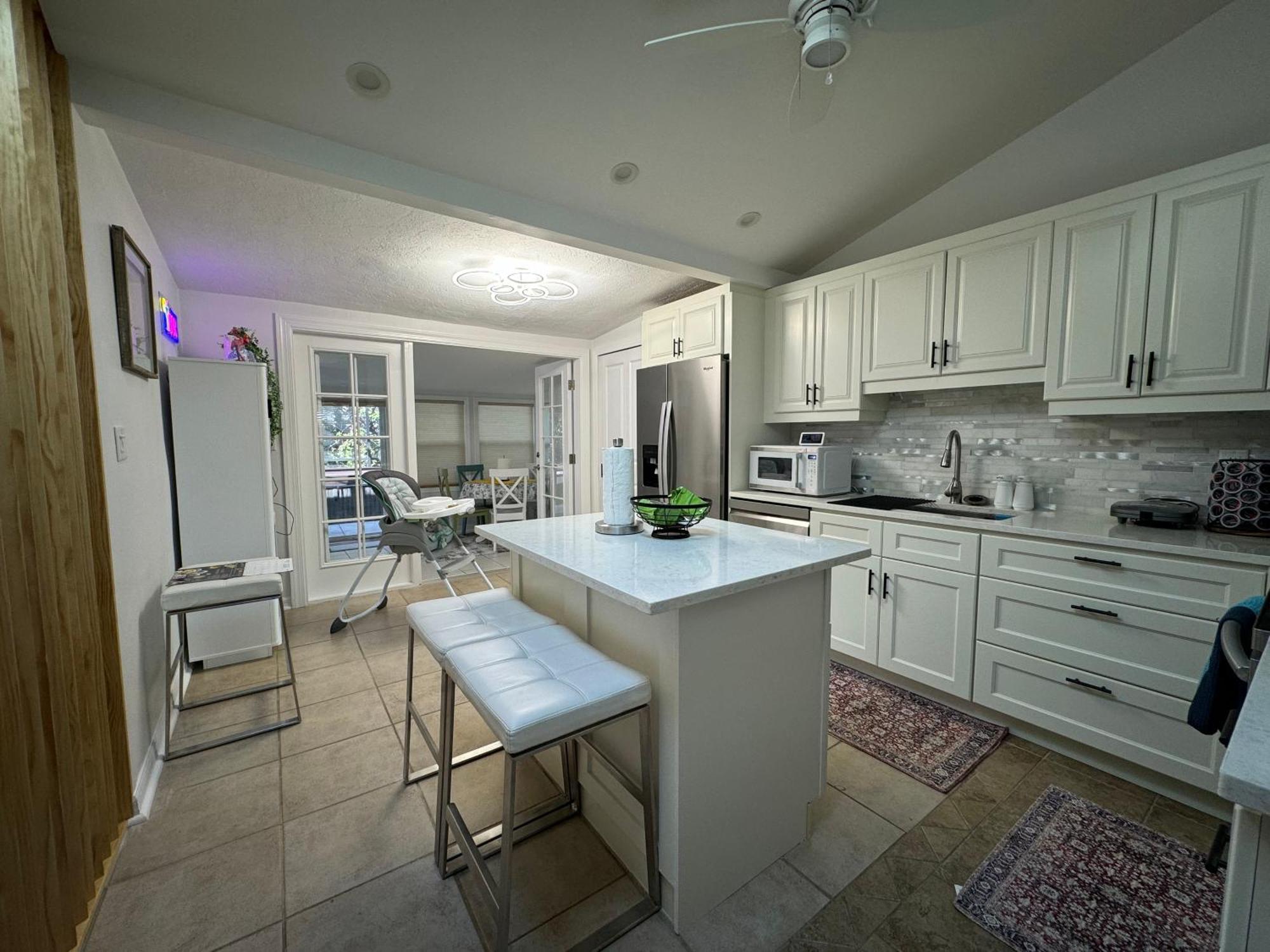 Location Siesta 1 Mile Away With Hot Holiday home